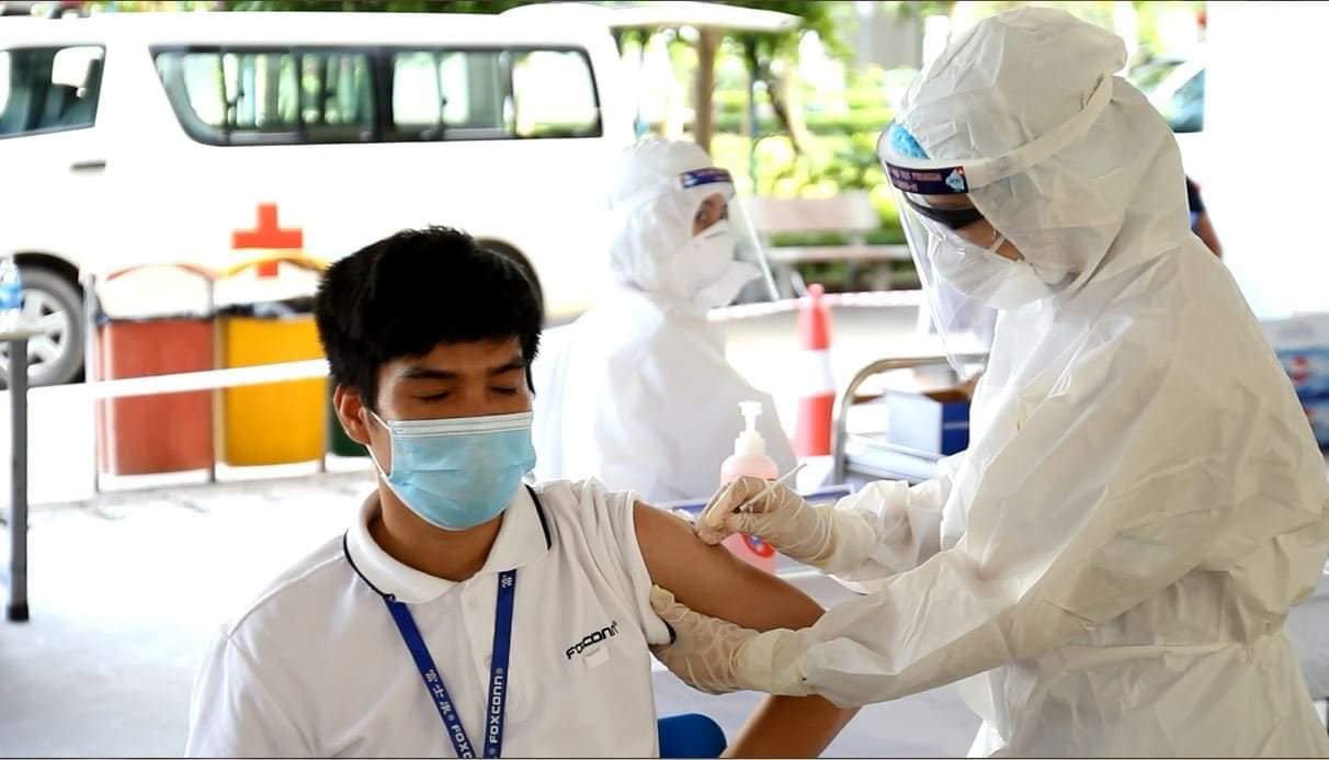 Việt Nam ph&ecirc; duyệt vắc-xin Covid-19 của Trung Quốc - Ảnh 2.