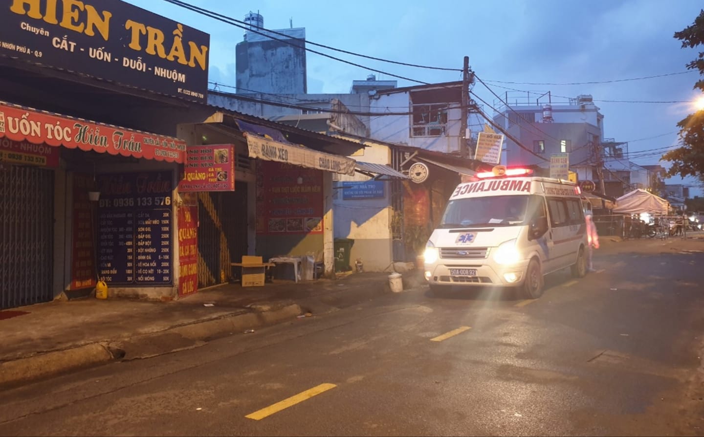 TP HCM: 293 người nhiễm SARS-CoV-2 li&ecirc;n quan Hội th&aacute;nh truyền gi&aacute;o Phục Hưng - Ảnh 1.