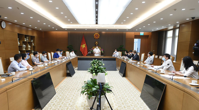 Doanh nghiệp chung tay phủ sóng vắc-xin - Ảnh 1.