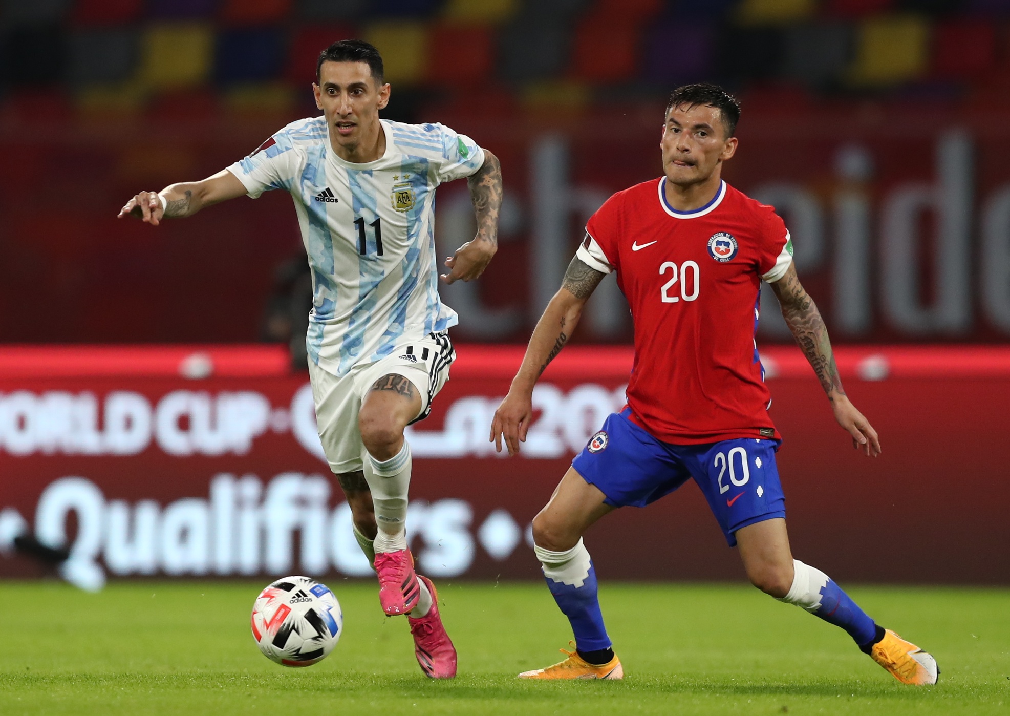 Vòng loại World Cup 2022 khu vực Nam Mỹ: Argentina không thể soán ngôi Brazil
