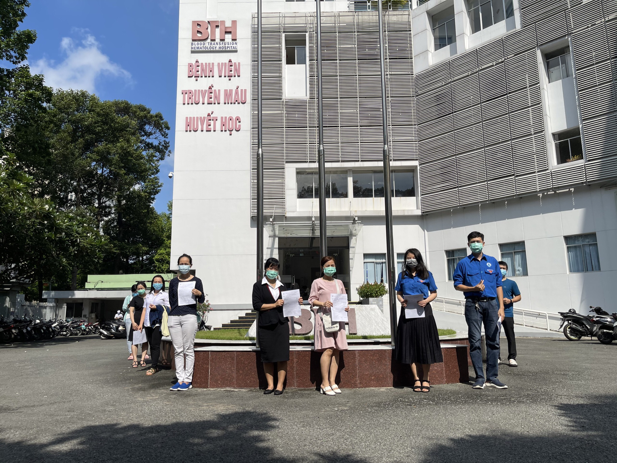 TP HCM khan hiếm máu, nhóm y bác sĩ tức tốc hiến máu