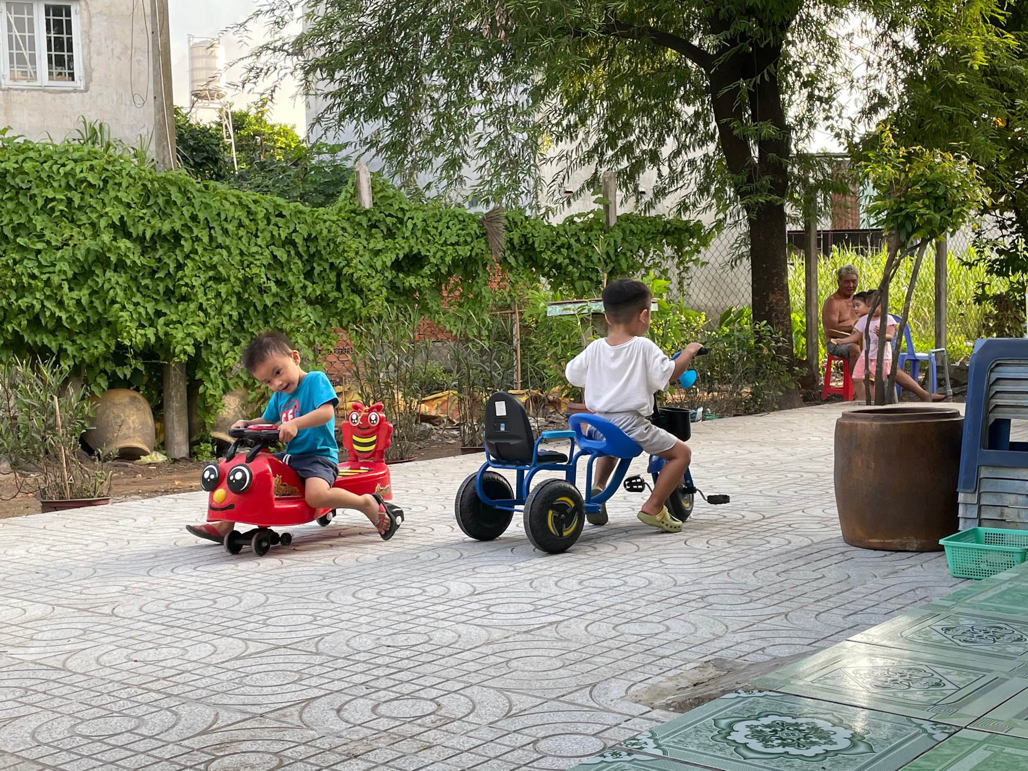 Chuyện nhà của 1 nữ phóng viên giữa những ngày giãn cách