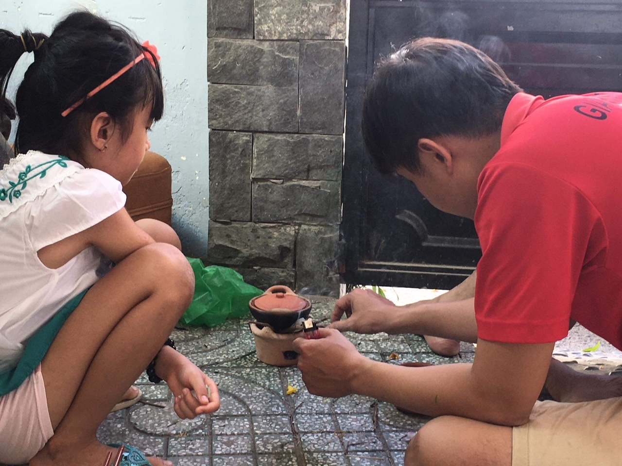Chuyện nh&agrave; của 1 nữ ph&oacute;ng vi&ecirc;n giữa những ng&agrave;y gi&atilde;n c&aacute;ch - Ảnh 2.