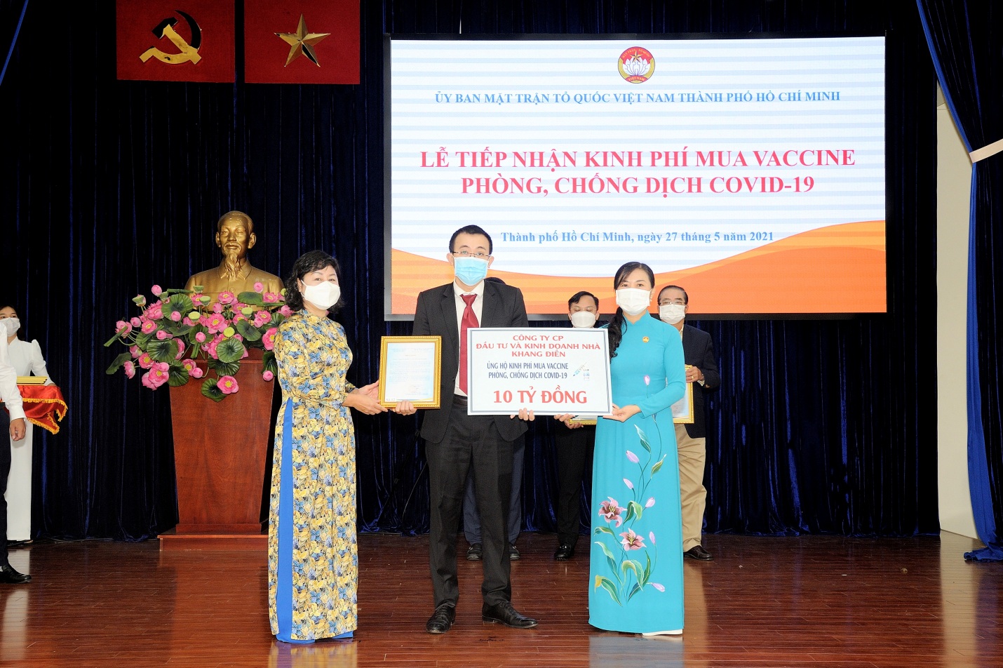 Trong tâm dịch, doanh nghiệp vẫn giữ vững “mục tiêu kép”, sẵn sàng chung tay vì cộng đồng - Ảnh 1.