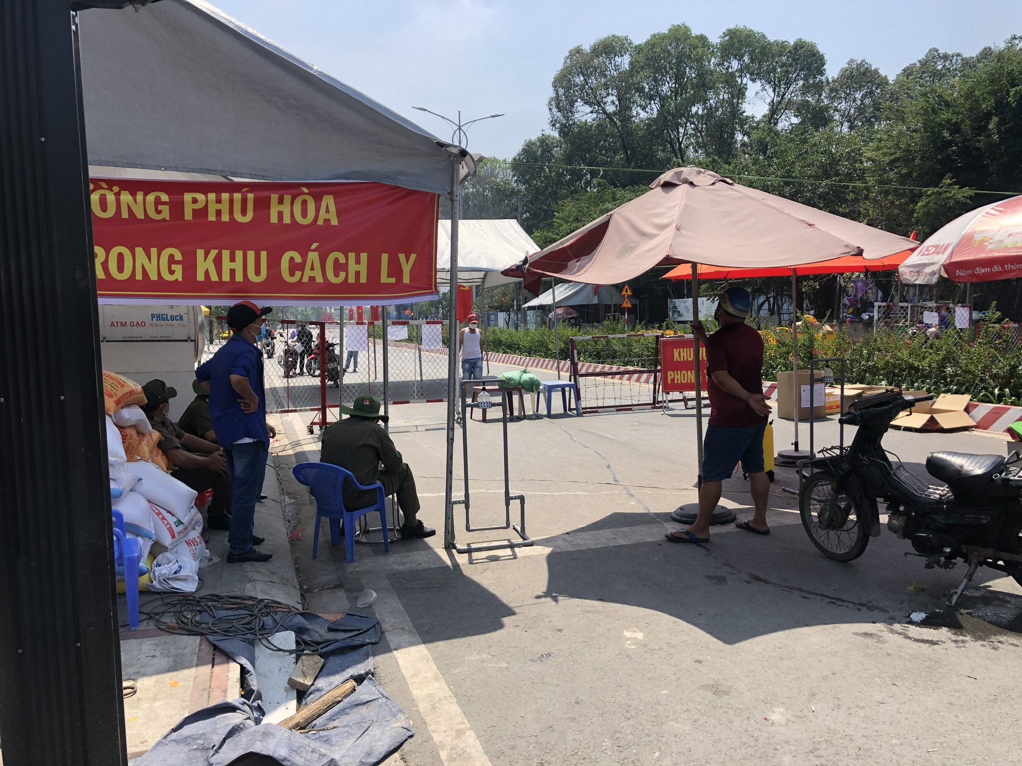 Danh sách 17 địa điểm đang được Bình Dương hỏa tốc tìm người từng đến - Ảnh 1.