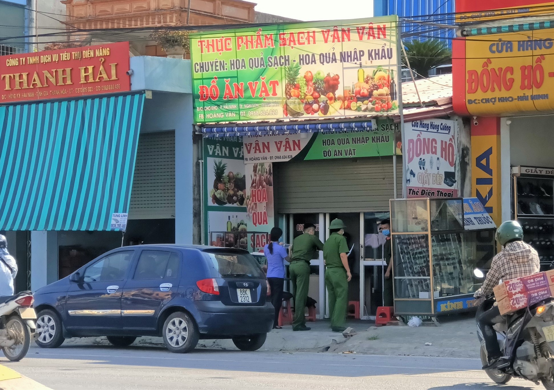 Gi&aacute;m đốc c&ocirc;ng ty điện n&oacute;i g&igrave; về vụ h&agrave;nh hung, đập ph&aacute; t&agrave;i sản nh&agrave; người phụ nữ? - Ảnh 1.