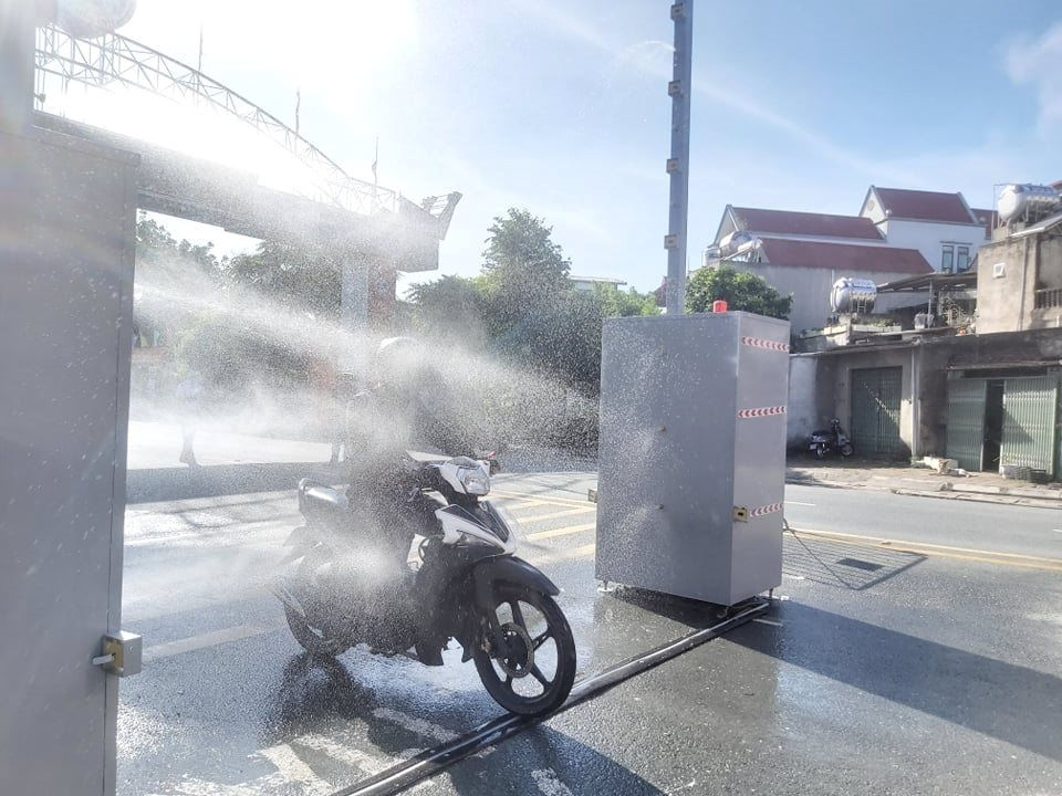Chế tạo m&aacute;y phun khử khuẩn tự động phục vụ ph&ograve;ng chống dịch Covid-19 - Ảnh 3.