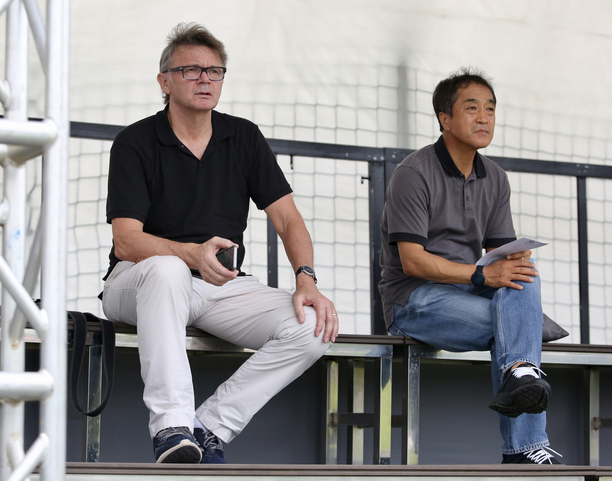HLV Philippe Troussier ngừng dẫn dắt U19 Việt Nam, quay trở về Pháp - Ảnh 2.