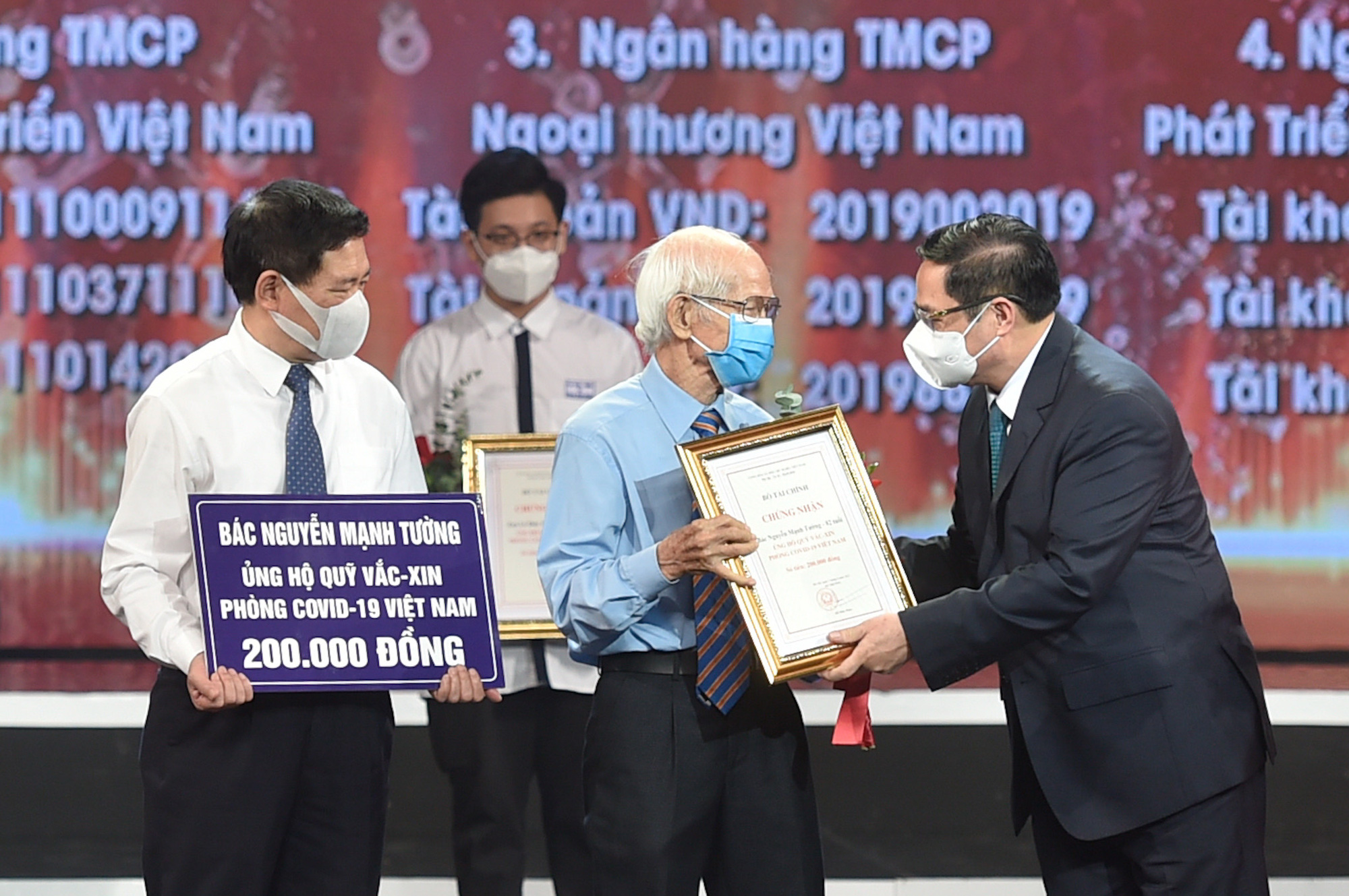 Đ&atilde; c&oacute; hơn 6.600 tỉ đồng ủng hộ Quỹ vắc-xin ph&ograve;ng chống Covid-19 - Ảnh 5.