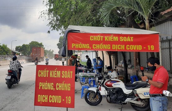 Thủ tướng: Không "ngăn sông cấm chợ" ảnh hưởng đến sản xuất kinh doanh
