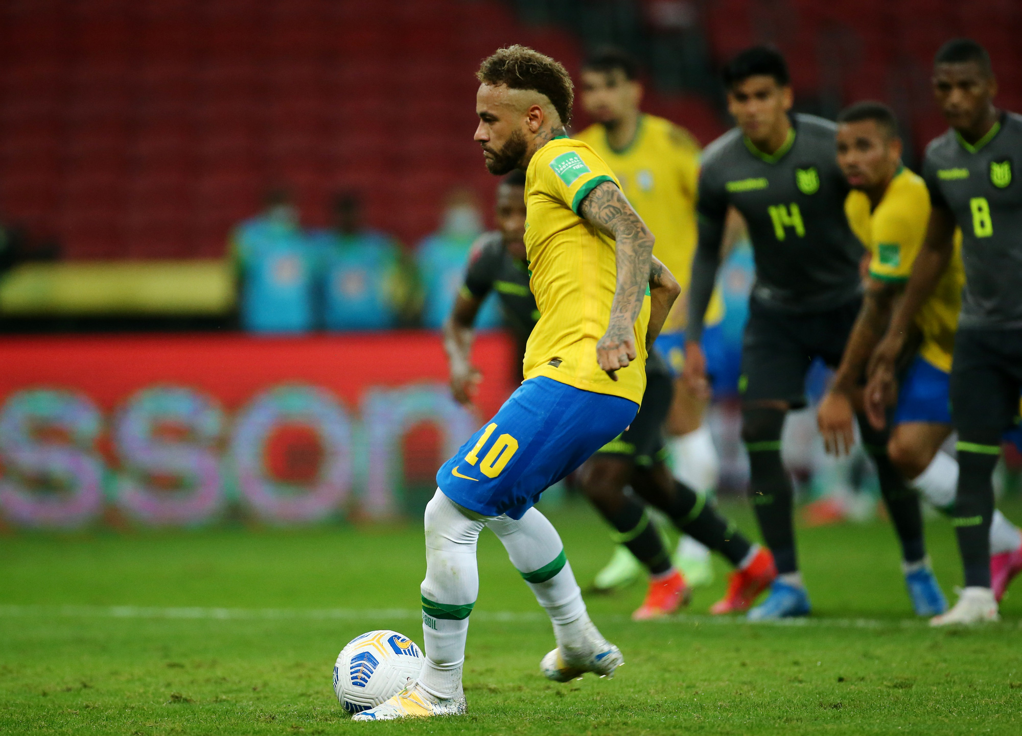 World Cup 2022: Neymar tỏa s&aacute;ng, Brazil vững ng&ocirc;i đầu bảng Nam Mỹ - Ảnh 5.
