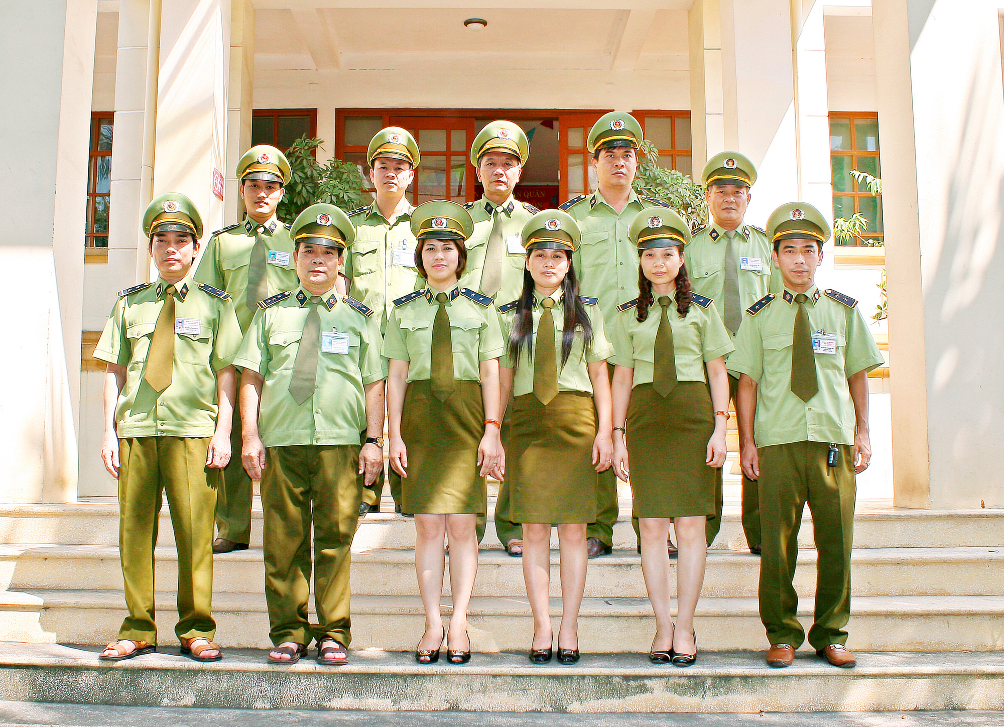 Lực lượng Quản l&yacute; thị trường đổi m&agrave;u &aacute;o sau 64 năm - Ảnh 1.