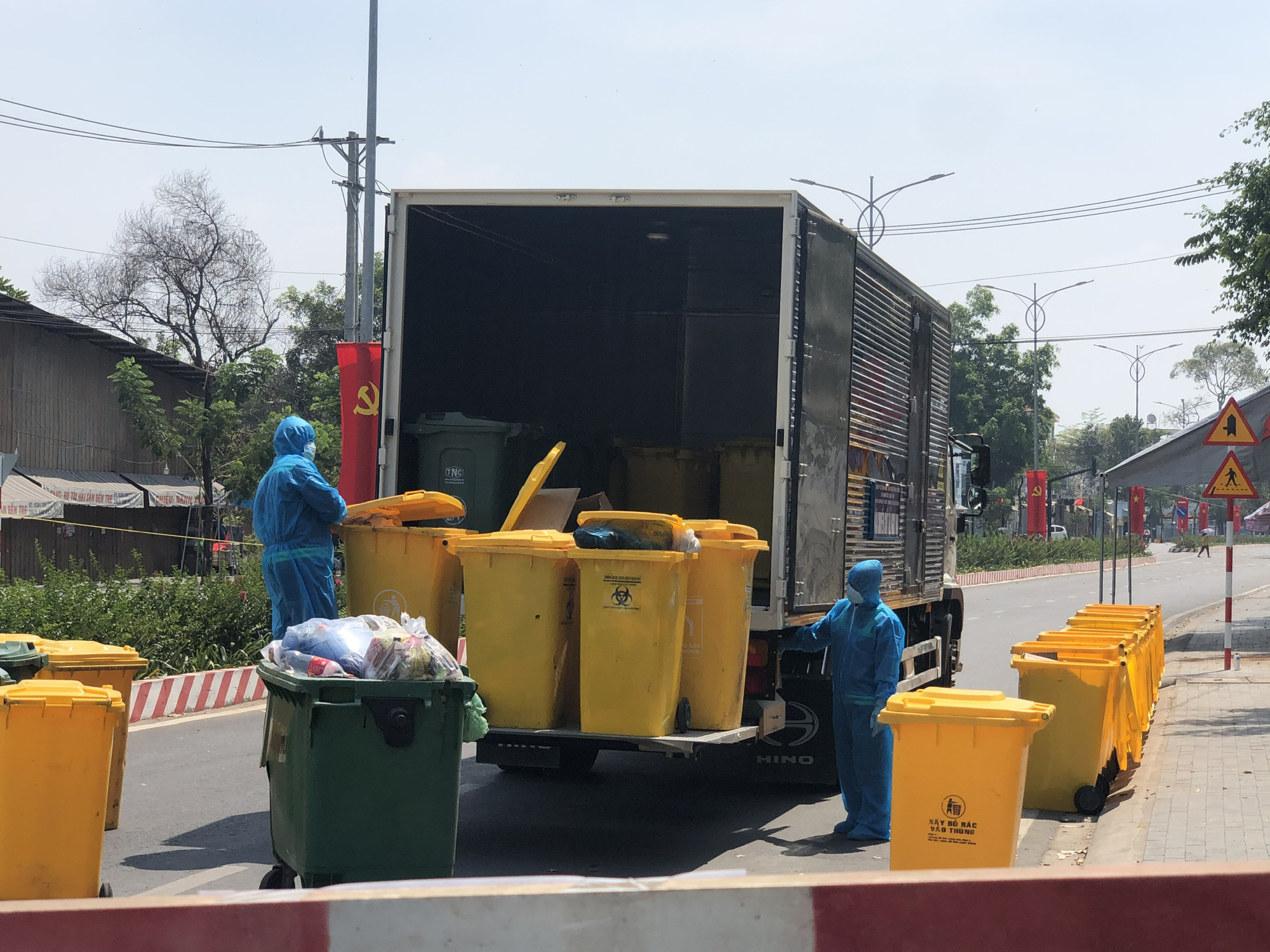 Bình Dương: Chi cục Thuế TP Dĩ An, Bệnh viện Quân Y 4 tạm dừng hoạt động vì Covid-19