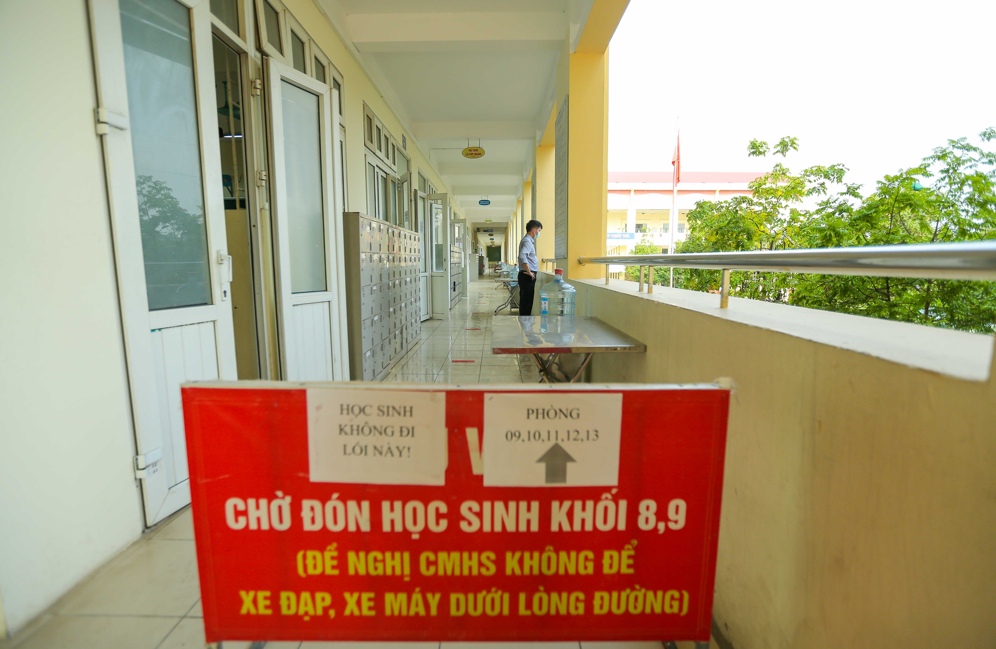 CLIP: Thí sinh thi lớp 10 bị sốt, đau ngực sẽ phải đến phòng cách ly tạm thời - Ảnh 11.