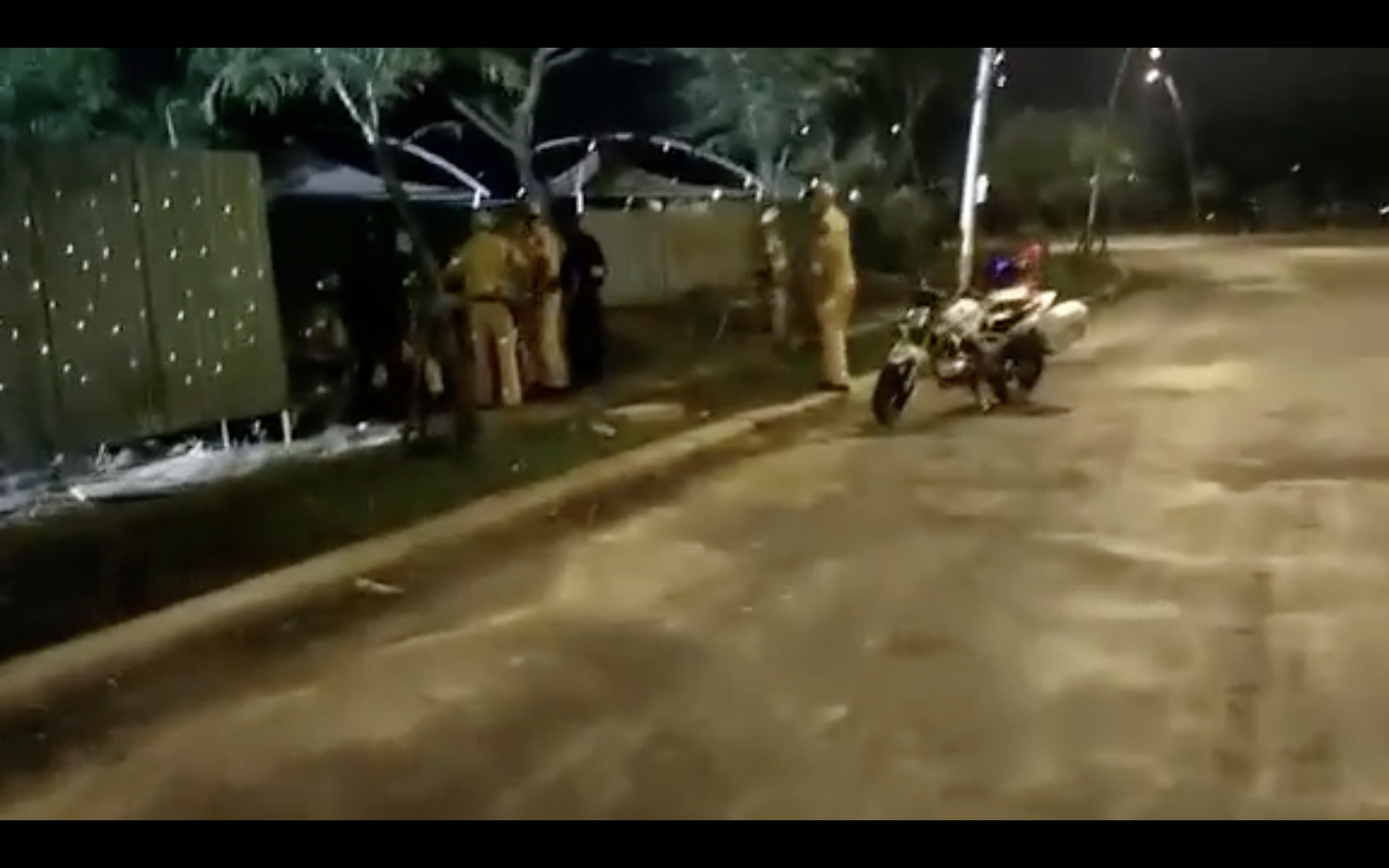 Cuộc truy đuổi và vây bắt nhóm đối tượng bất chấp lệnh giãn cách lúc giữa đêm ở quận 7 - Ảnh 1.