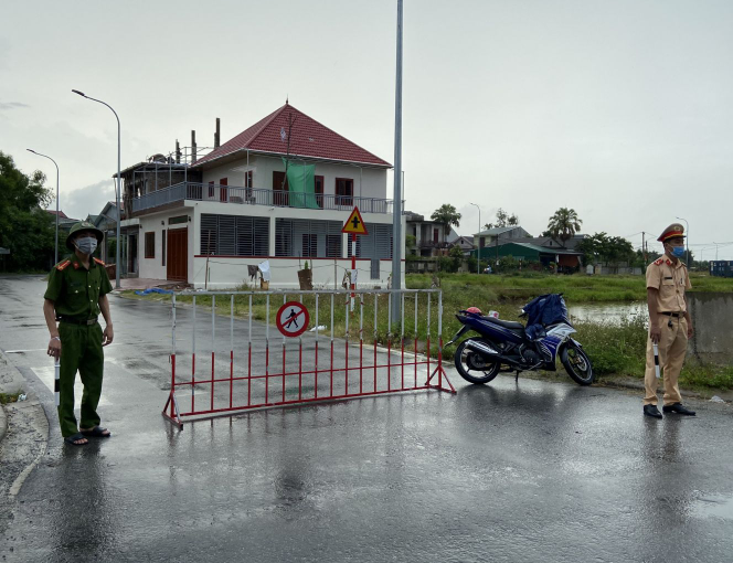 Hà Tĩnh phát hiện ca dương tính SARS-CoV-2 ở ngoài vùng phong tỏa