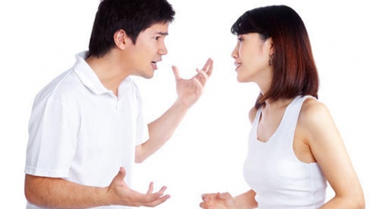 Chồng "say nắng", vợ chỉ cần… ngồi yên?