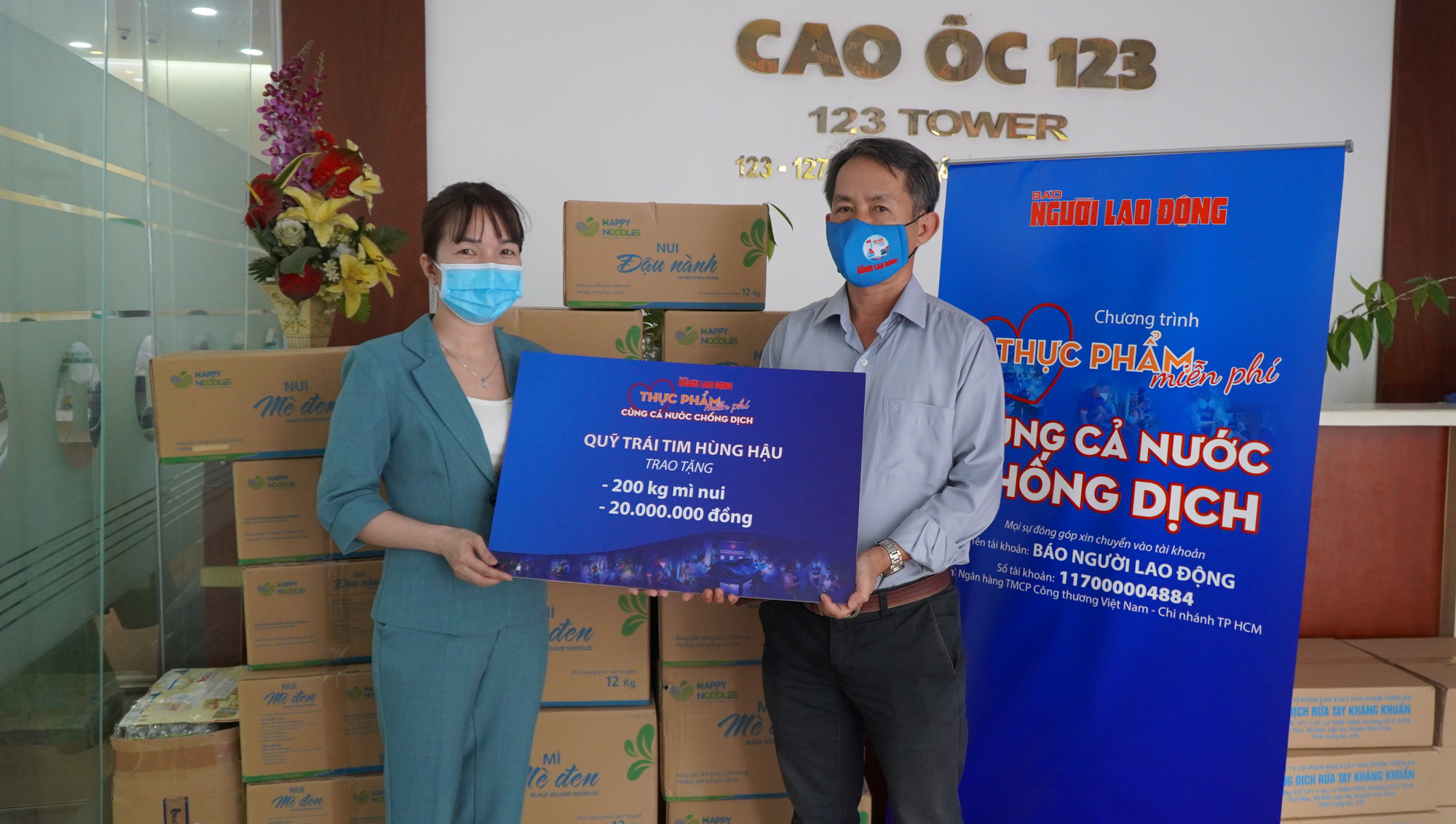 Quỹ Trái tim Hùng Hậu chung tay cùng chương trình "Thực phẩm miễn phí cho người nghèo"