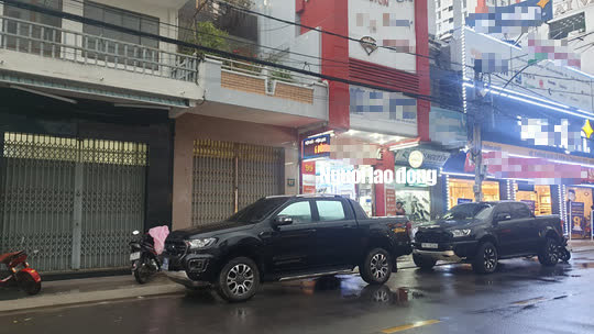 NÓNG: Những hình ảnh bắt tạm giam 2 nguyên Chủ tịch UBND tỉnh Khánh Hòa - Ảnh 1.
