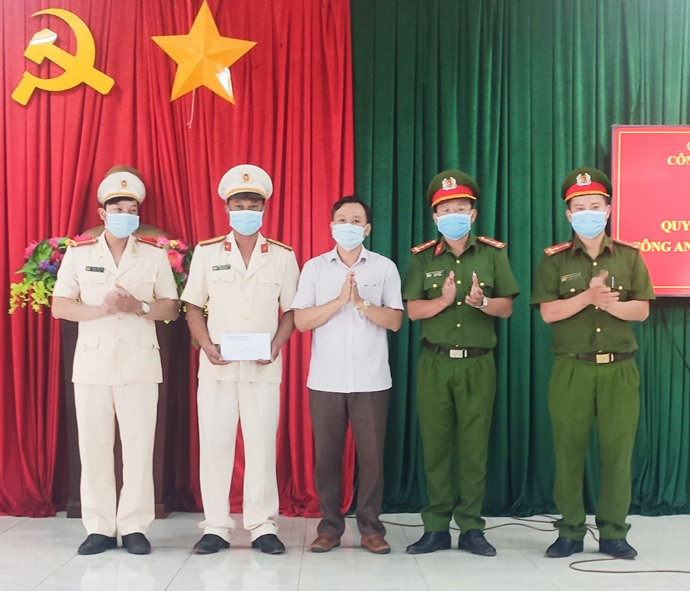 V&acirc;y bắt 6 đối tượng mua b&aacute;n ma t&uacute;y, thu giữ 2 khẩu s&uacute;ng - Ảnh 3.