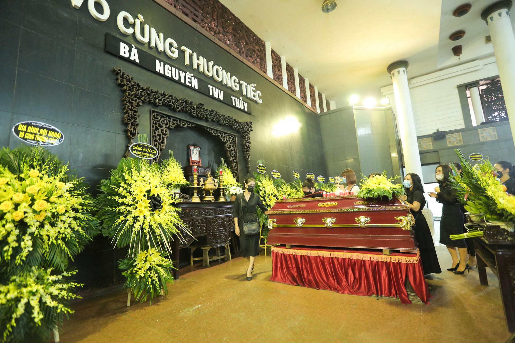 Rơi lệ tiễn biệt Hoa hậu Nguyễn Thu Thủy - Ảnh 15.