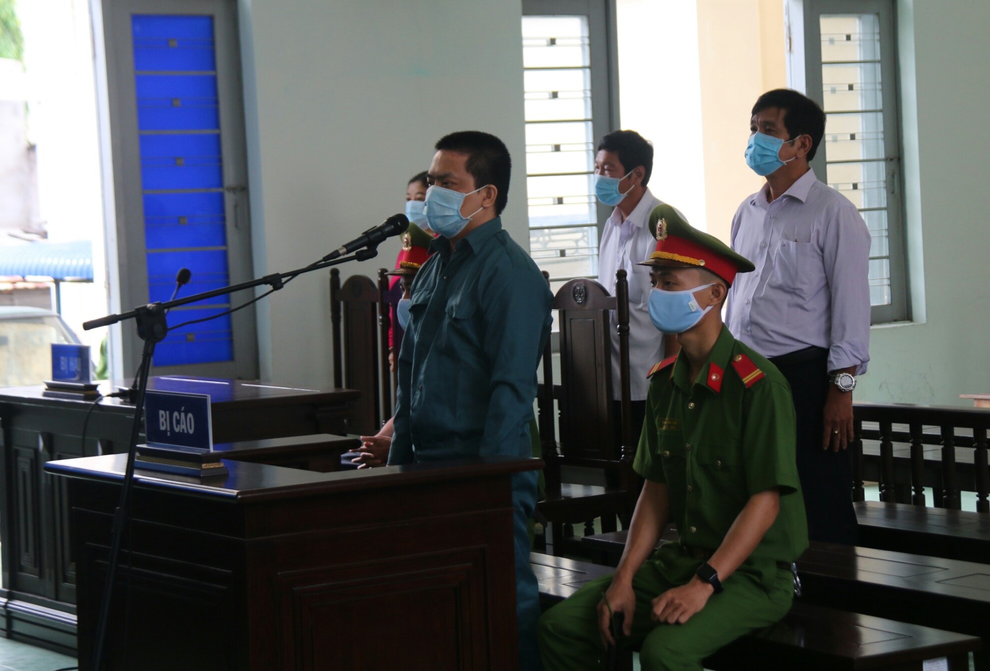 Tham ô hơn 6,3 tỉ đồng, nguyên trưởng ở Trung tâm Y tế Phan Thiết lãnh 20 năm tù