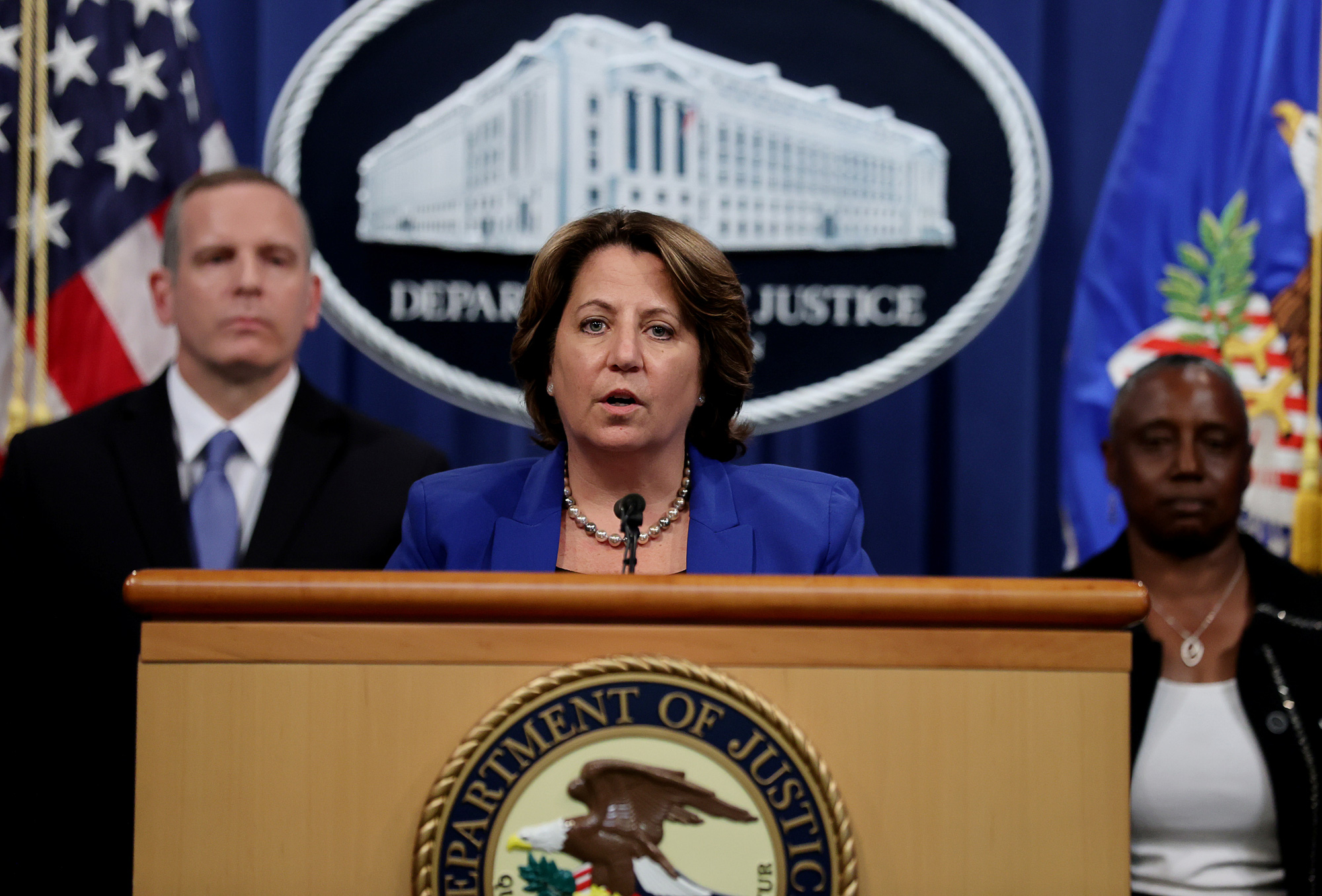 Tiền chuộc của Colonial Pipeline đã vào "miệng" tin tặc còn bị FBI lôi ra