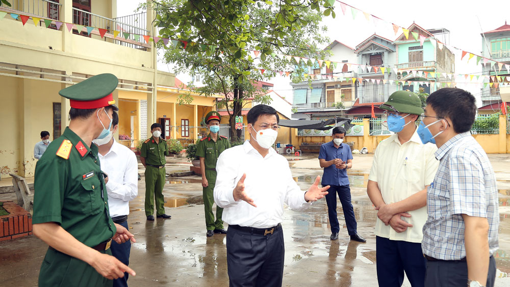 Bắc Giang tổng lực chống dịch, yêu cầu "nhà nhà cửa đóng then cài"