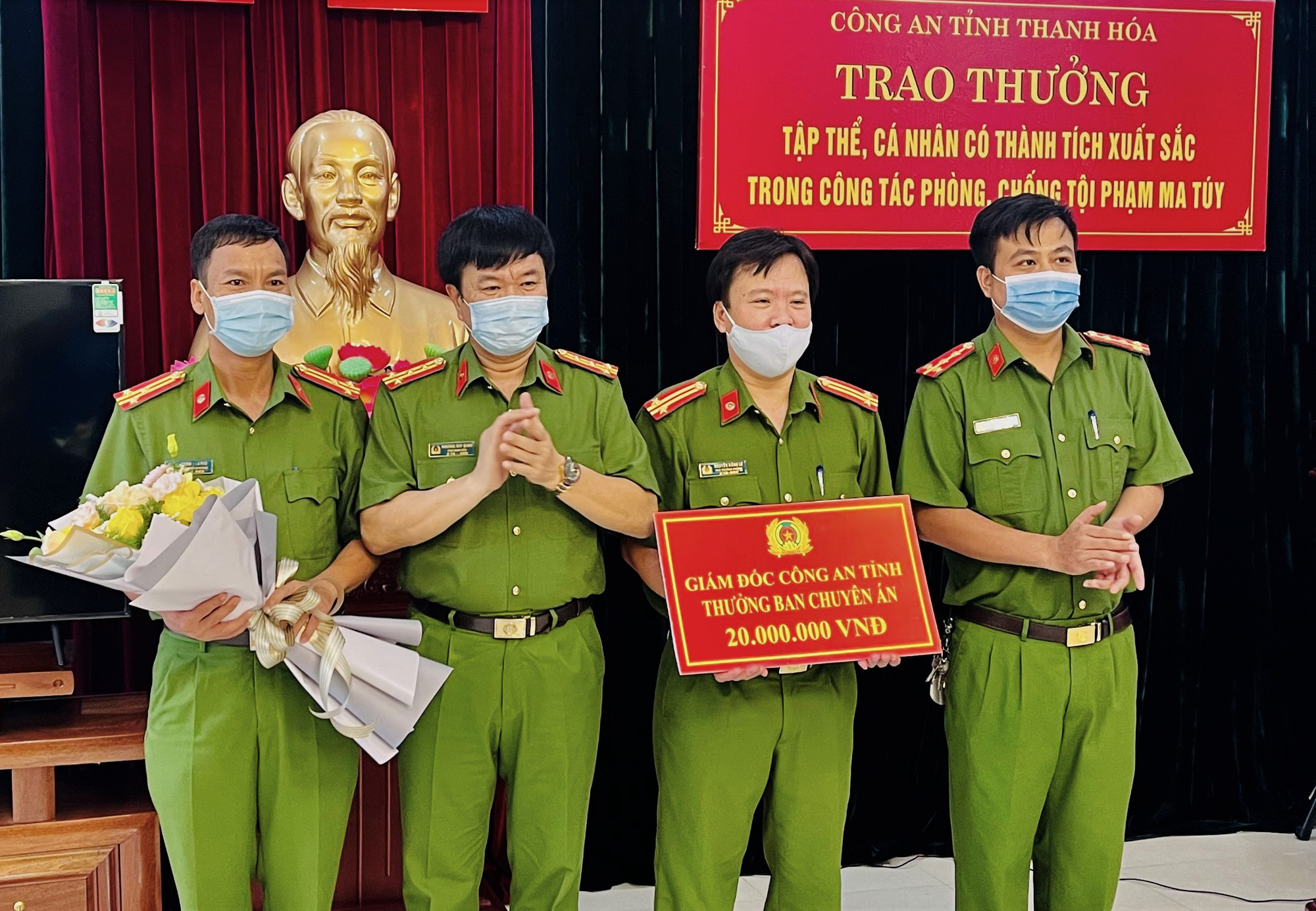 Liên tiếp phá nhiều chuyên án ma túy khủng, được thưởng 210 triệu đồng - Ảnh 2.