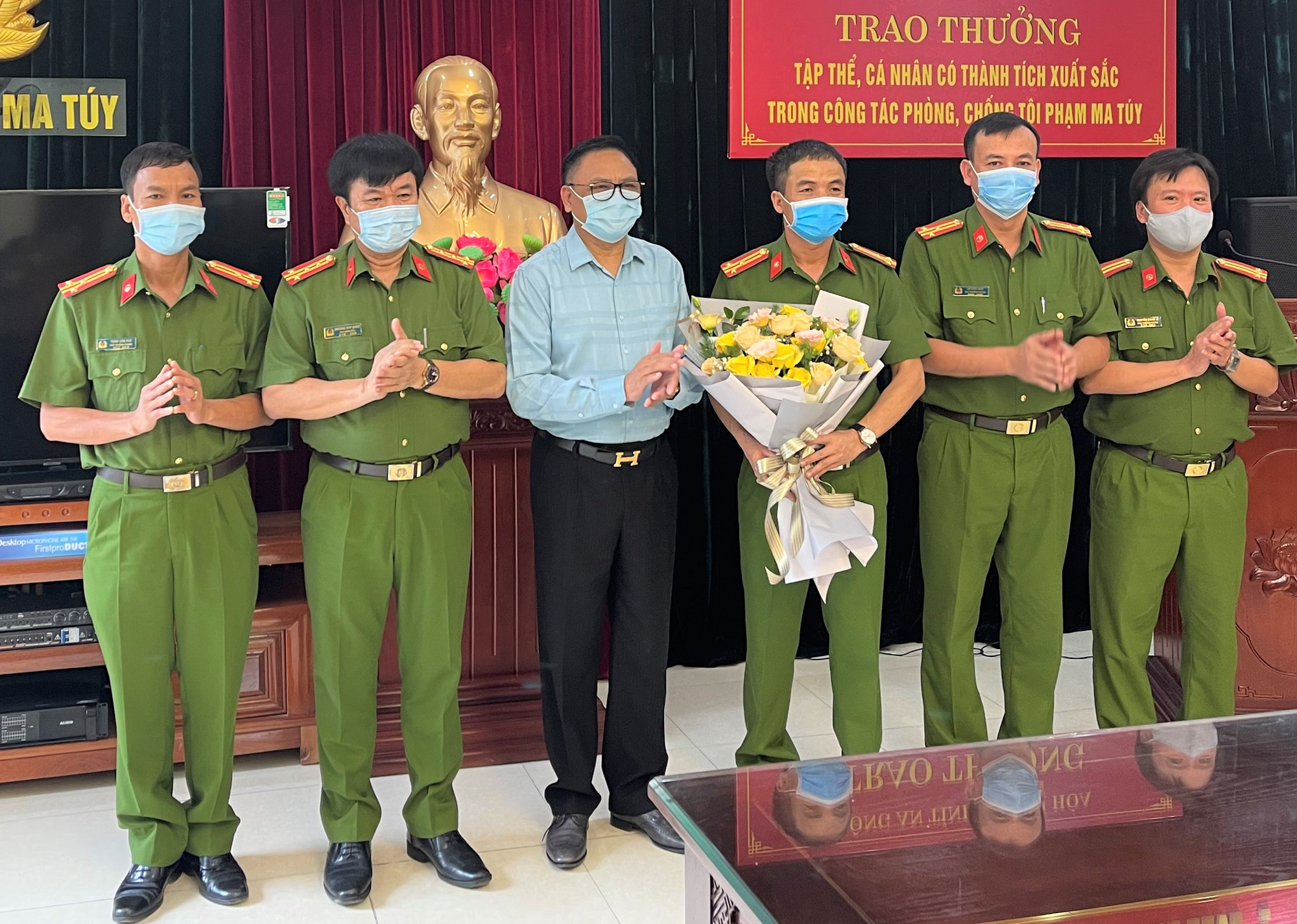 Liên tiếp phá nhiều chuyên án ma túy "khủng", được thưởng 210 triệu đồng