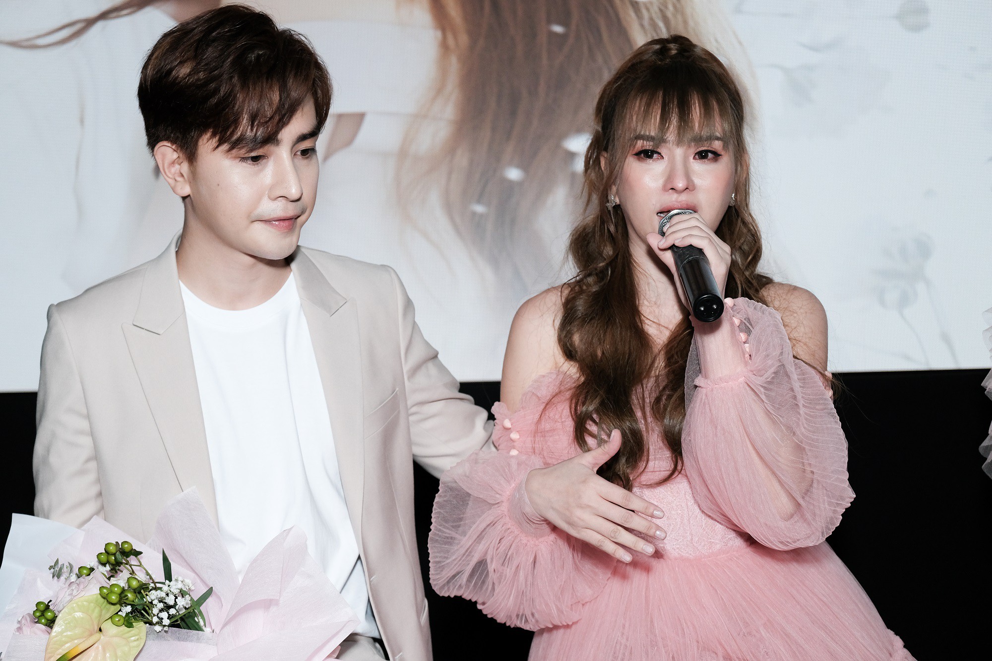 Thu Thủy từng chịu lời ra tiếng v&agrave;o về cuộc h&ocirc;n nh&acirc;n với chồng trẻ k&eacute;m 10 tuổi - Ảnh 2.