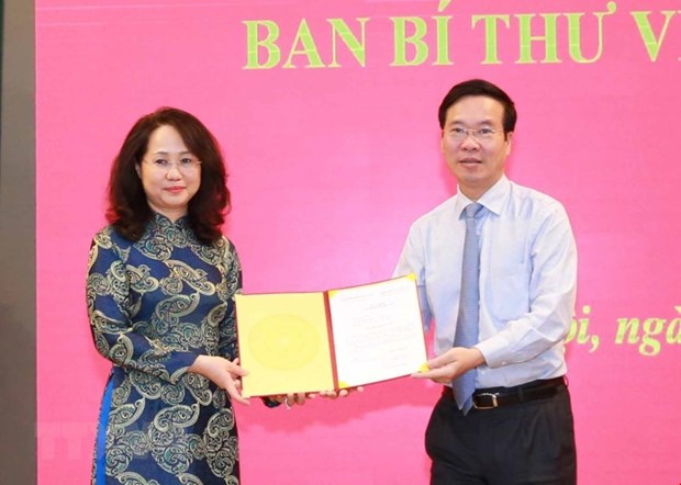 Công bố các quyết định của Bộ Chính trị, Ban Bí thư về công tác cán bộ - Ảnh 1.