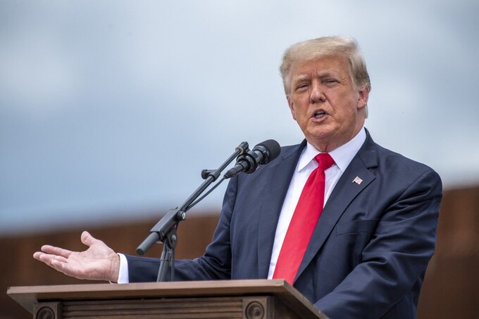 Ông Trump ra tận biên giới tìm cơ hội