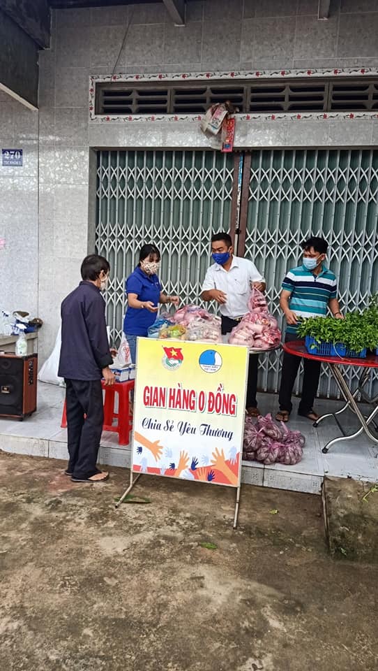 Nhiều gian hàng 0 đồng ấm lòng người nghèo mùa dịch - Ảnh 3.
