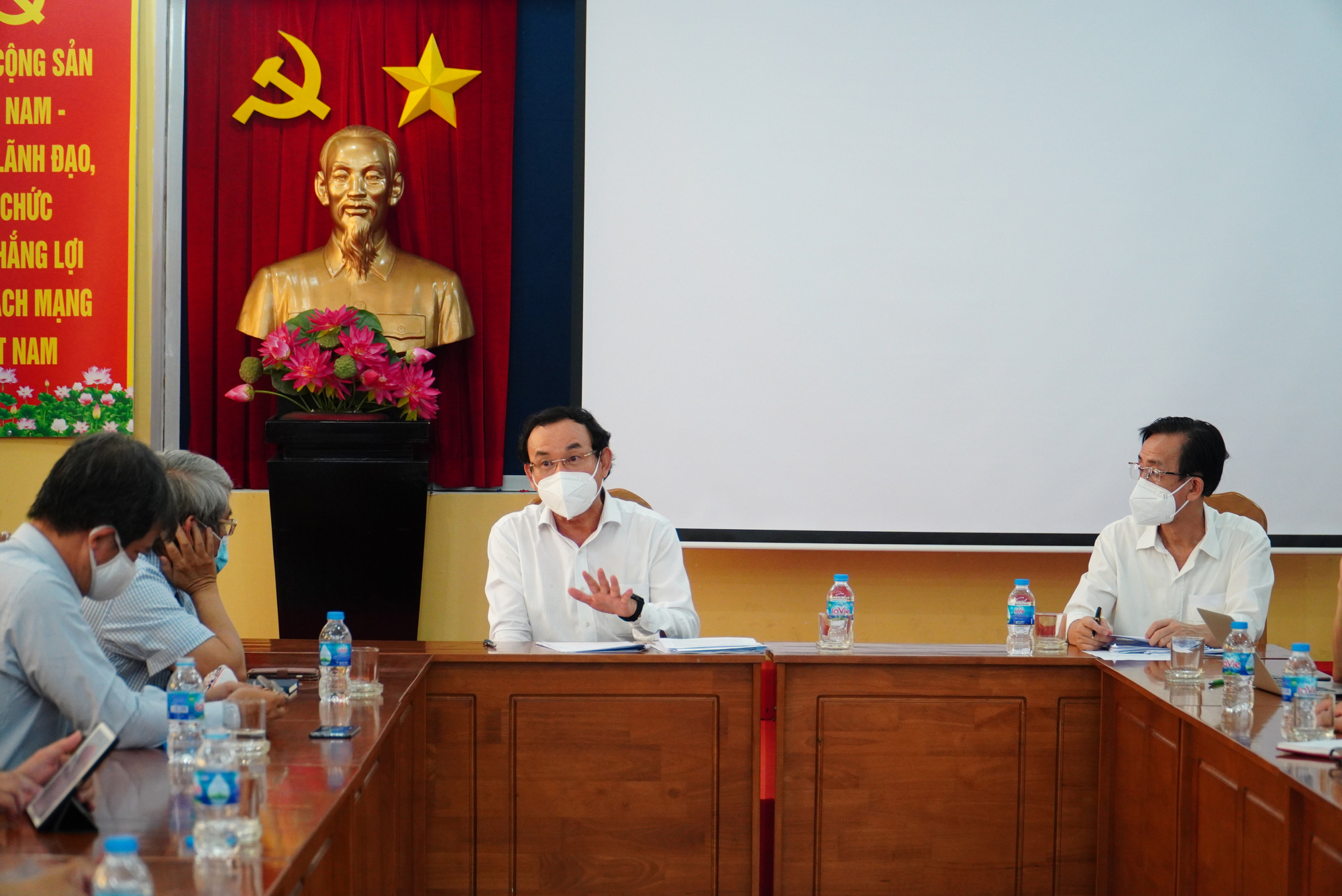TP HCM nỗ lực "bốc" F0 khỏi cộng đồng