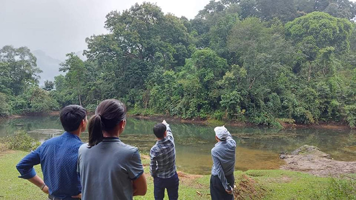 Nam thanh niên chết đuối dưới đập nước, để lại đôi dép trên bờ