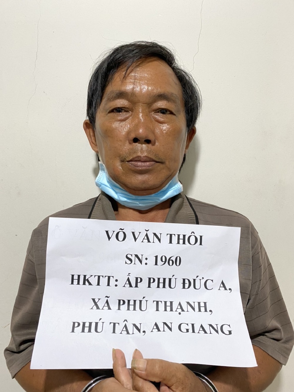 CLIP: Bắt quả tang vợ chồng Thôi - Đậm cùng 3 người con mua bán ma túy - Ảnh 2.