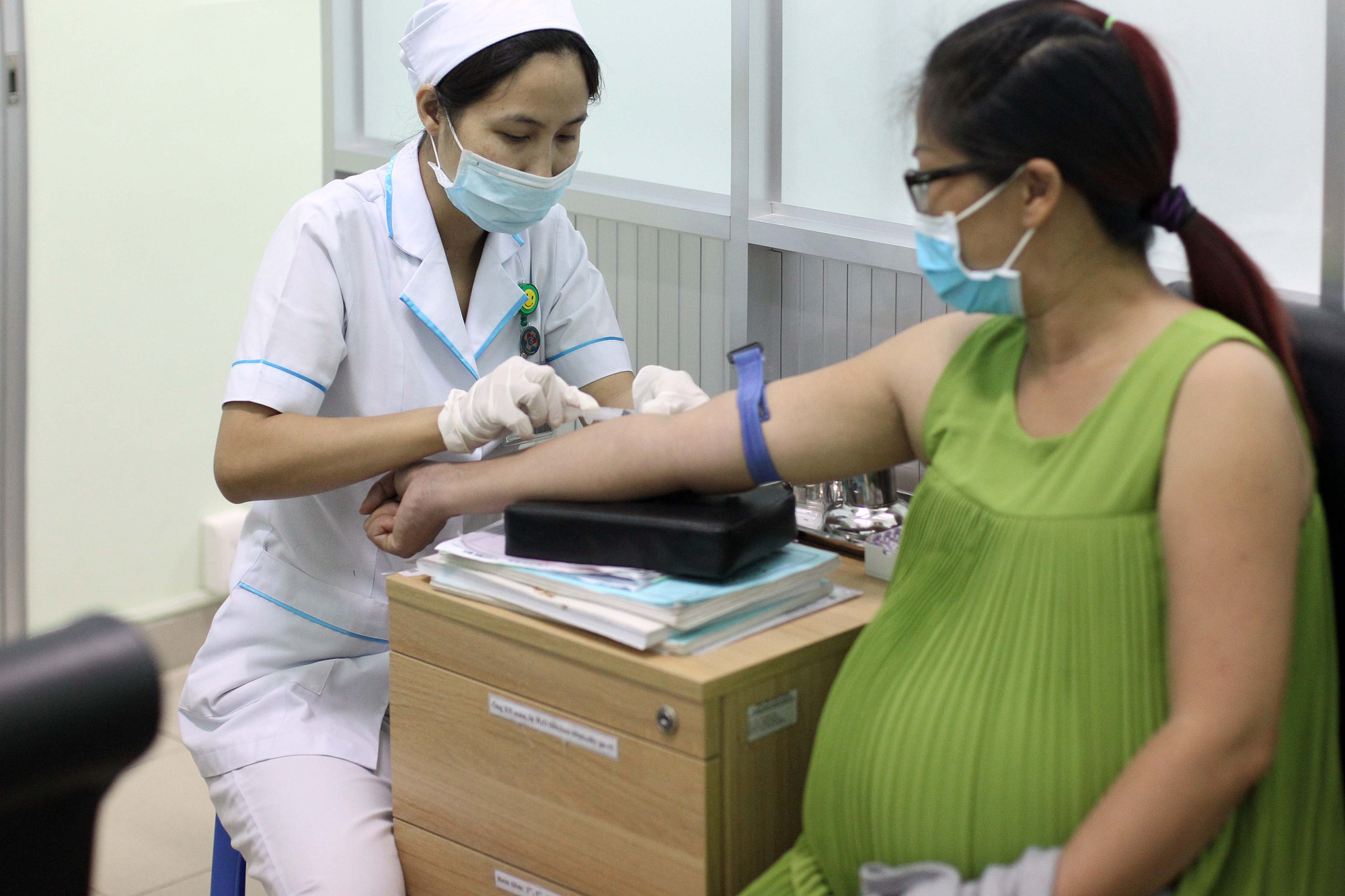 Mang bầu có được uống trà hoa cúc, đậu biếc?