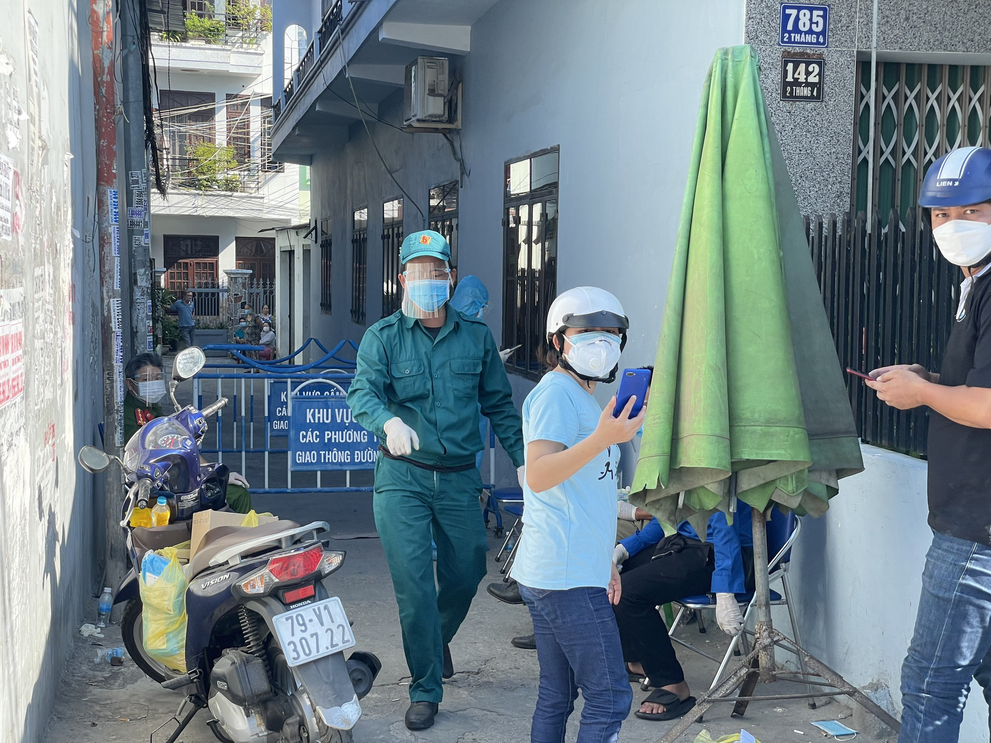 Khánh Hòa: Nhắc nhở, xử phạt 32 trường hợp không tuân thủ giãn cách xã hội