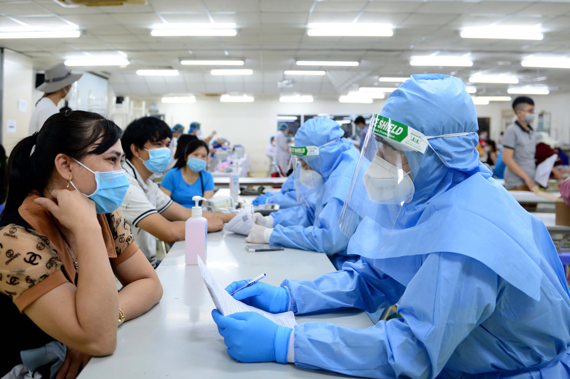 Cùng TP HCM sớm vượt qua đại dịch: Vắc-xin là chìa khóa mở cửa