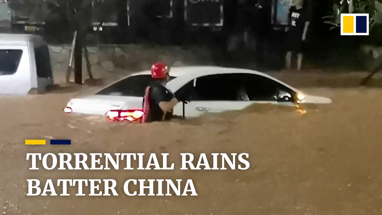 Mưa như trút nước, Trung Quốc hứng chịu lũ lụt diện rộng