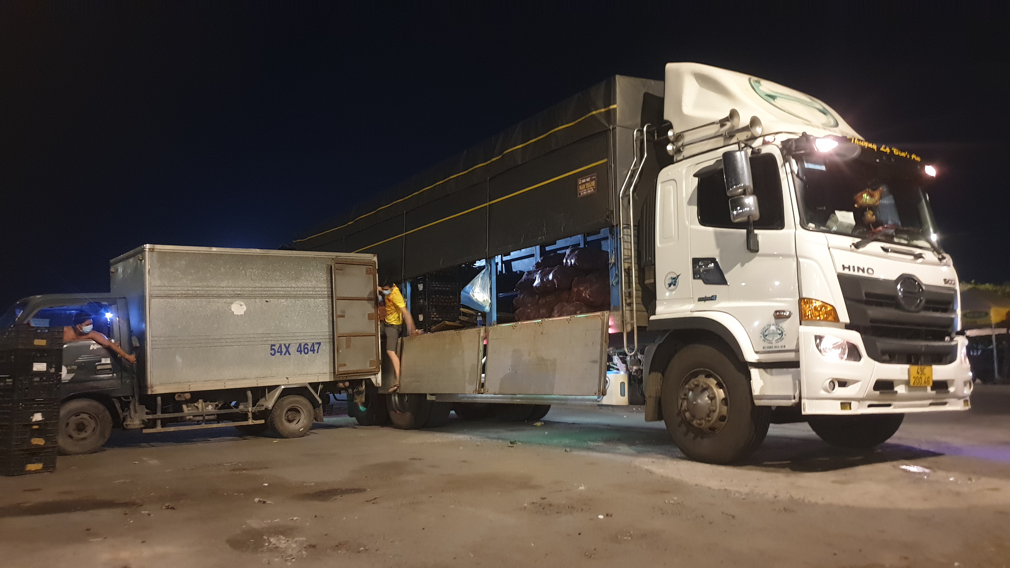 Kiến nghị sớm đưa vào hoạt động điểm trung chuyển hàng hoá tại chợ đầu mối Hóc Môn
