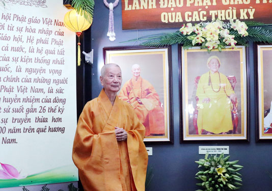 Kêu gọi tăng ni, Phật tử TP HCM thực hiện Chỉ thị 16
