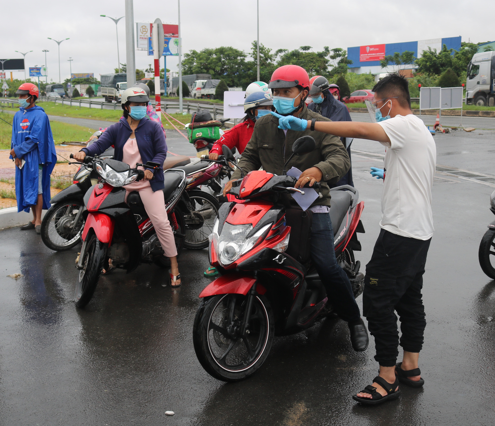Cần Thơ ra thông báo khẩn, Cà Mau có chùm ca nghi mắc Covid-19 - Ảnh 1.