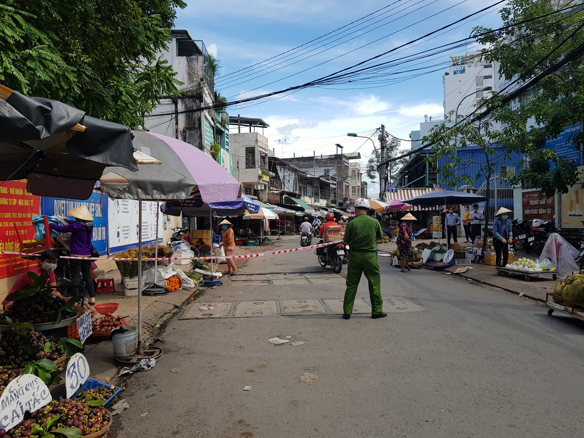 Cần Thơ ra thông báo khẩn, Cà Mau có chùm ca nghi mắc Covid-19 - Ảnh 2.