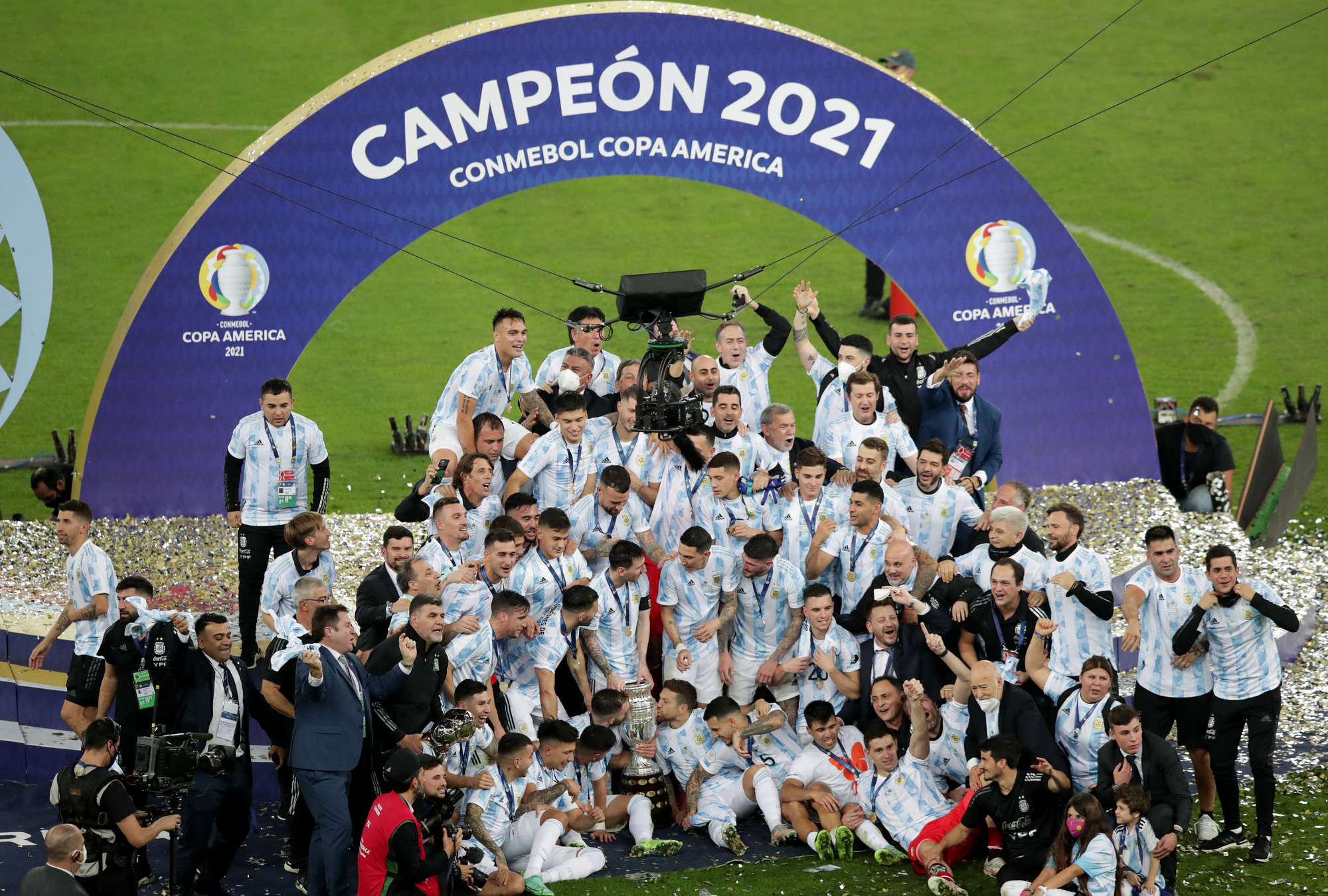 Copa America 2021: Brazil gục ngã ở sân nhà, Lionel Messi lần đầu vô địch cùng Argentina