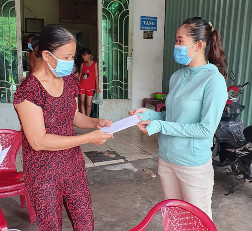 Tiền hỗ trợ đã đến tay người khó khăn