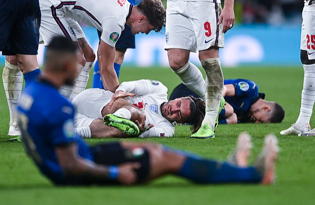 Frank Lampard bất mãn vì học trò cũ Jorginho thoát… thẻ đỏ - Ảnh 2.