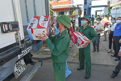 Đo&agrave;n y - b&aacute;c sỹ B&igrave;nh Thuận v&agrave;o hỗ trợ TP HCM dập dịch Covid-19 - Ảnh 2.