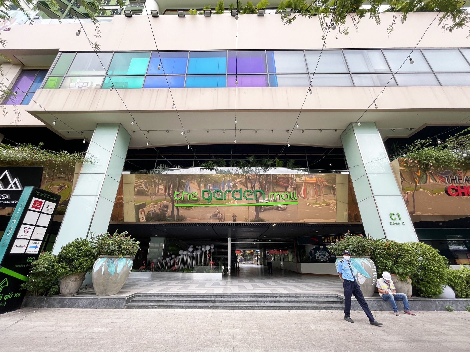 Xây dựng Bệnh viện dã chiến số 5 tại The Garden Mall